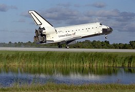 space-shuttle-1045258__180.jpg